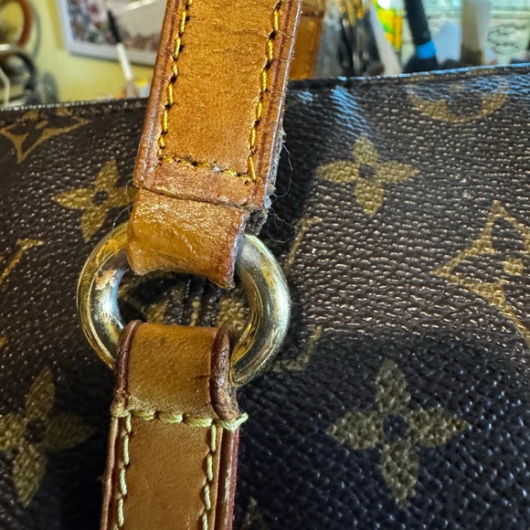 Louis Vuitton Monogram Totally MM - Picture 8 of 15